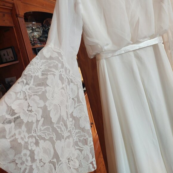 NWT Merrys ivory flowing lace and organza wedding dress size 12 - Picture 6 of 10